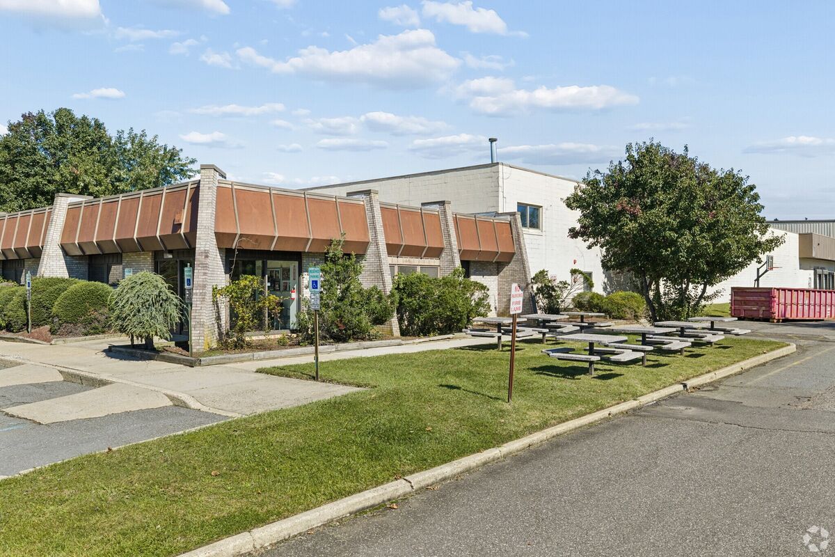 Office entry and landscaped walk